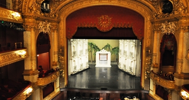 Królewska Opera w Sztokholmie - Okablowanie systemów automatyki sceny